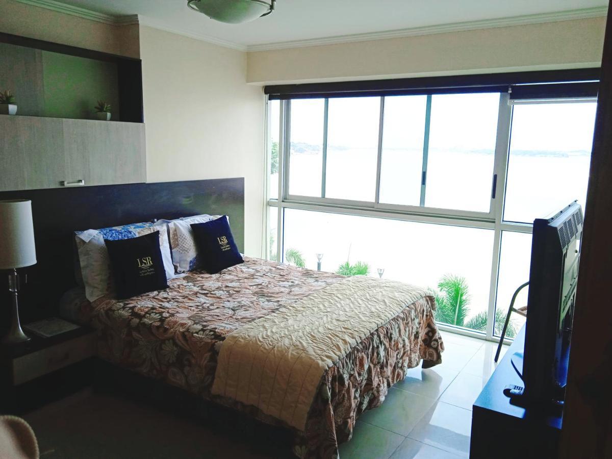 Puerto Santa Ana * Guayaquil